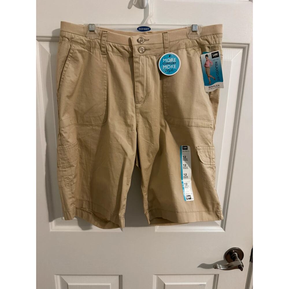 Lee NEW Relaxed Fit Bermuda Shorts Comfort Waist Beige Size 12